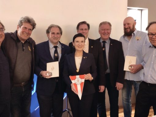 Mit Dampf und Segel im Yachtclub